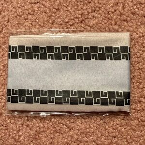 🔥10/$15 Elegant Black and Gray Scarf Twilly